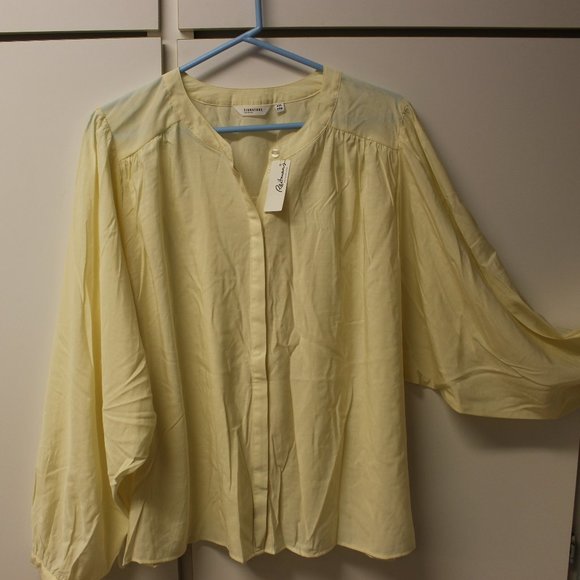 Cream Reitmans Blouse - Picture 1 of 5
